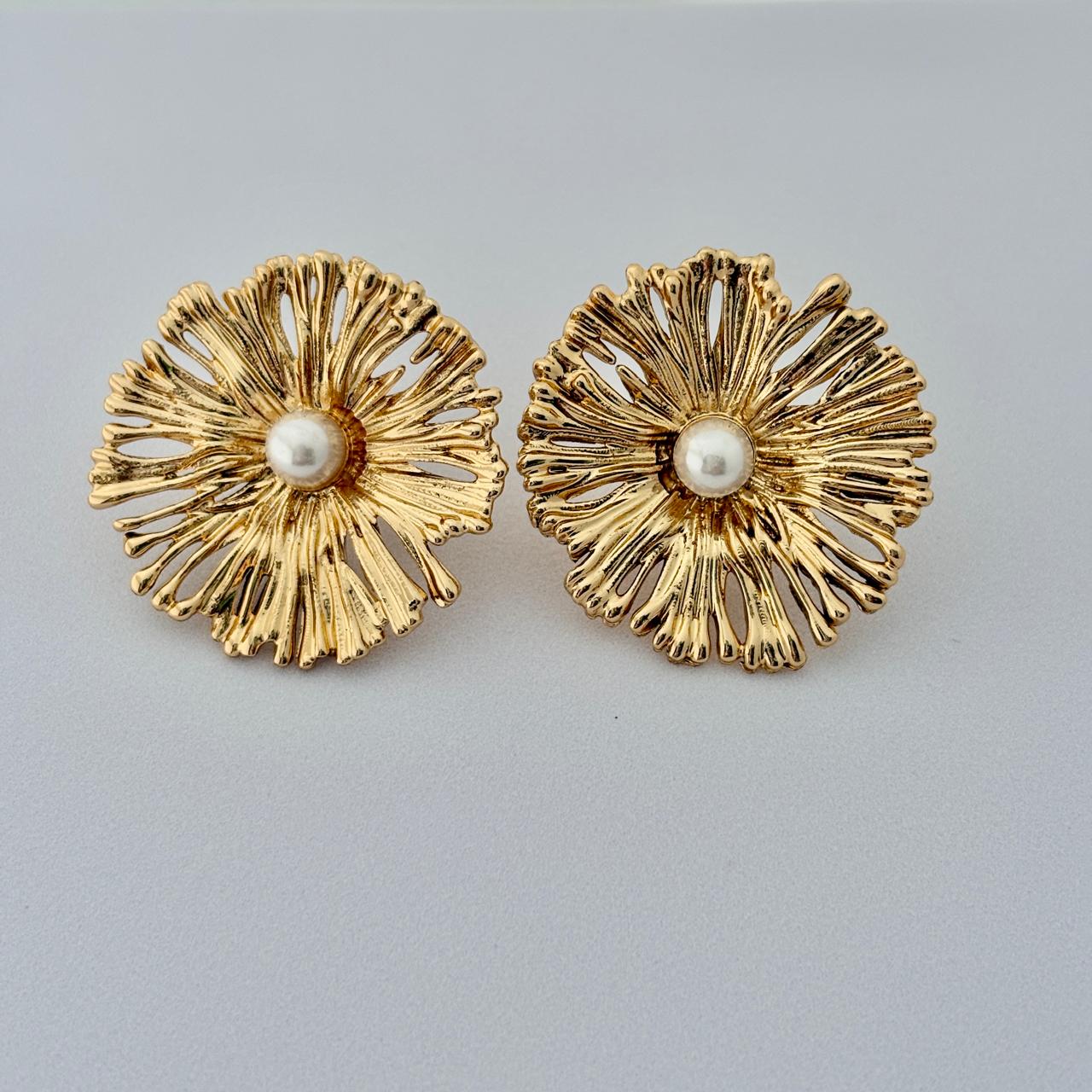 Flower Pearl Earrings